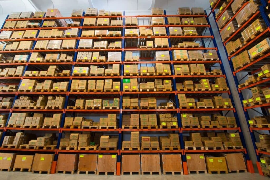 Racks à palettes entrepôt